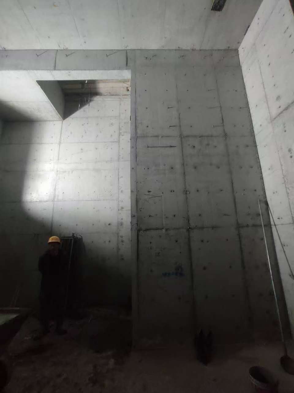 海港墙上开槽钢筋断了有影响吗
